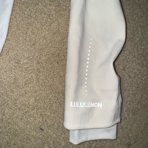 Lululemon Women’s Cross Chill Performance Jacket - Picture 4 of 4